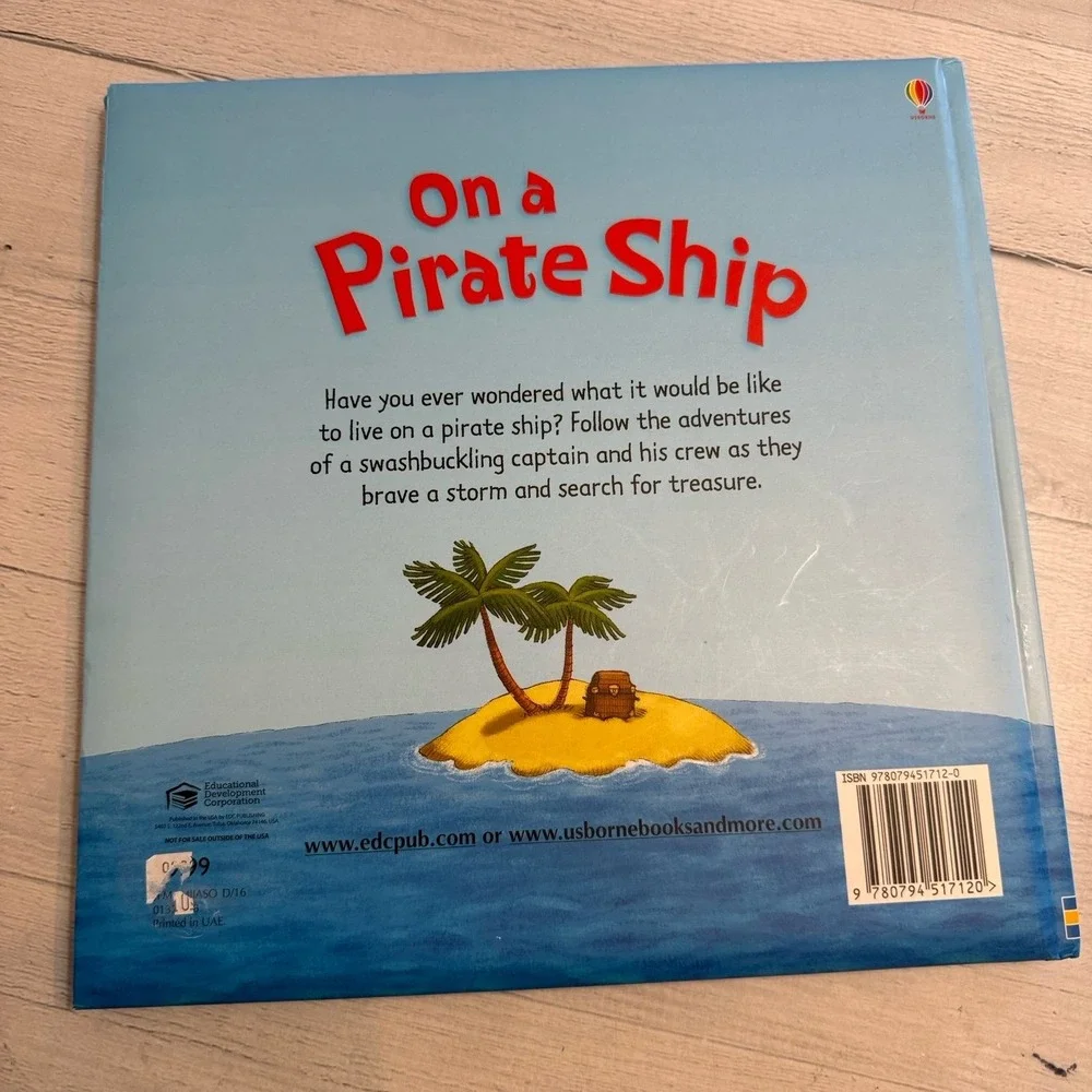 Usborne Paper Pie On a pirate ship‎ kids book